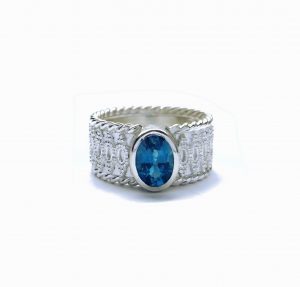 Ring "Spitze" Silber/ Topas London Blue